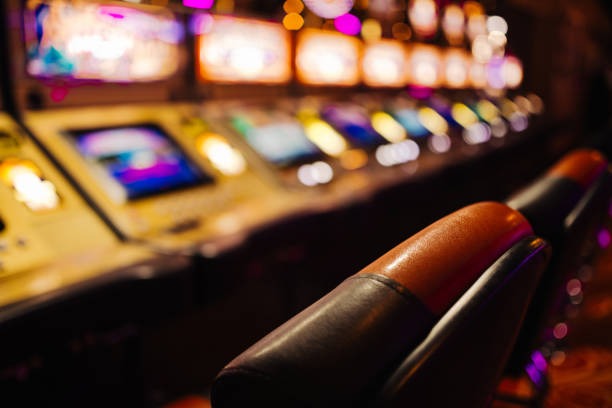 cinta99 mobile app screens showing sportsbook markets and live casino tables